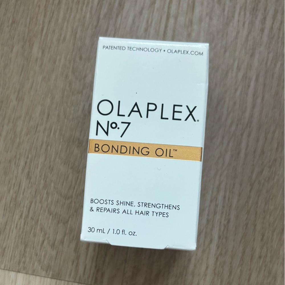 Olaplex No. 7 Bonding Frizz Reduction & Heat Protectant Hair Oil
